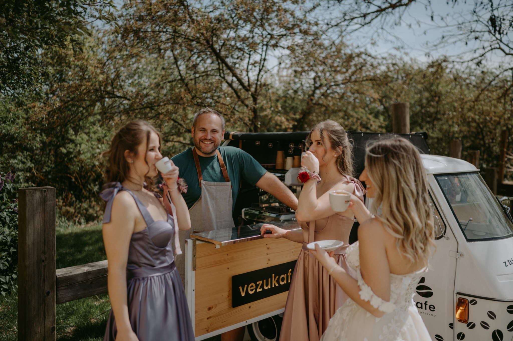 Kávový catering VEZUKAFE na svatbě